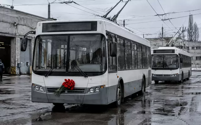 Хабаровские водители, механики и кондукторы получили награды к празднику