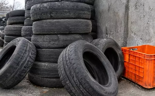 Во Владивостоке старые шины принимают на переработку от 150 рублей за колесо